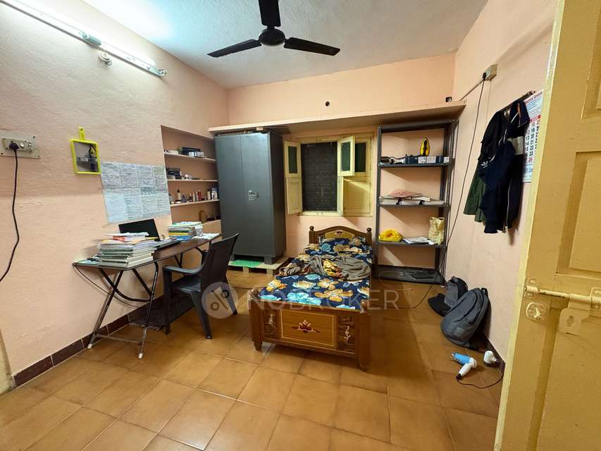 Single Room for Male In 1 BHK  In Satyanarayana Swamy Nagar, Habsiguda