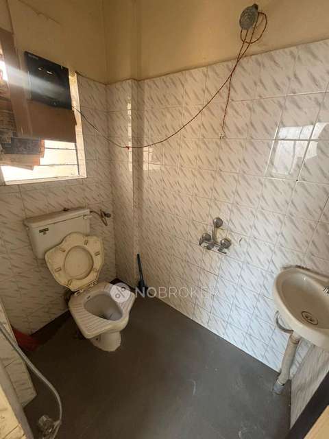 2 BHK Flat In Vaibhav Nagar Society for Rent  In Pimpri Colony