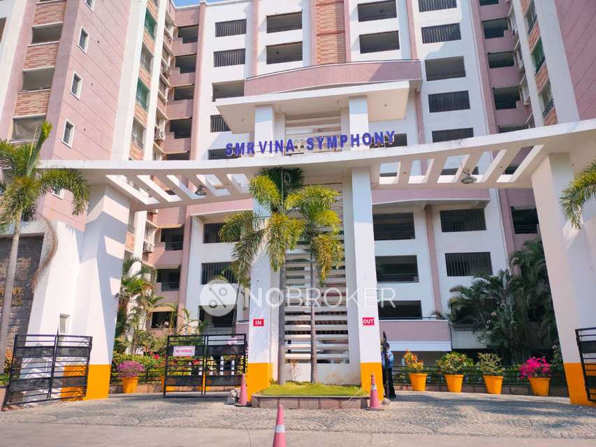 Shared Room for Male In 3 BHK  In Smr Vinay Symphony In Gachibowli