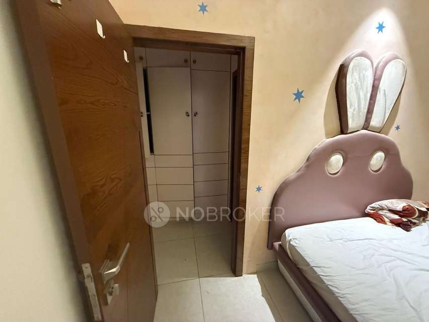 Single Room for Male In 3 BHK  In Prestige High Fields In Nanakaramguda