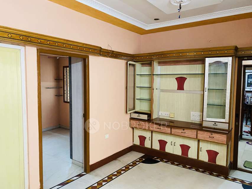2 BHK Flat In Saran Apartment for Rent  In Chromepet