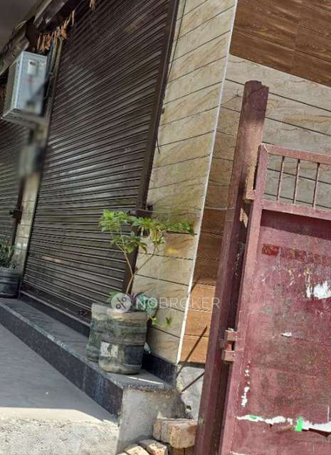 Shop in Rohini, Delhi for Rent 