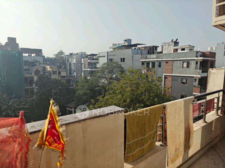 2 BHK Flat For Sale  In Janakpuri