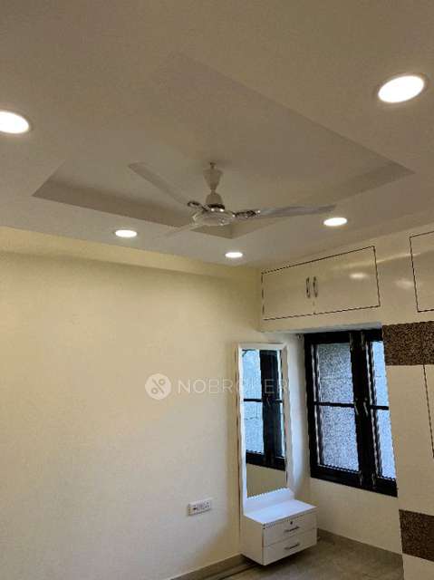 3 BHK Flat In Subhavna Niketan Apartments For Sale  In Pitam Pura