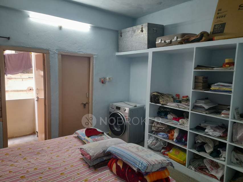 2 BHK Flat In Venkatadri Towers For Sale  In  Kukatpally