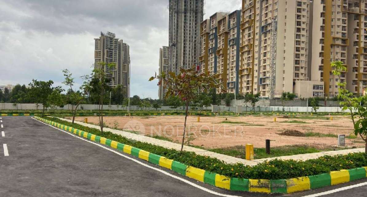Plot For Sale  In Sizzle Meadows  In Bandapura