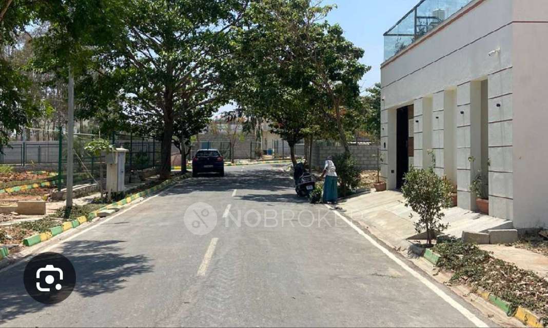 Plot For Sale  In Sizzle Meadows  In Bandapura