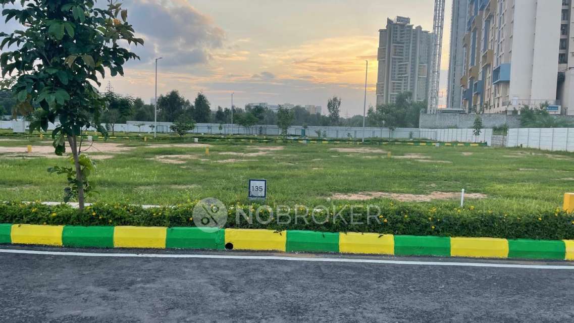 Plot For Sale  In Sizzle Meadows  In Bandapura