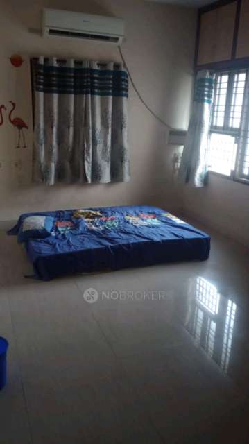2 BHK Flat In Bhuvanesh Plaza for Rent  In Golden Avenue 2nd Cross Street