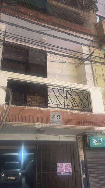 2 BHK Flat In Gupta Colony , Khirki Extension  For Sale  In Khirki Extension
