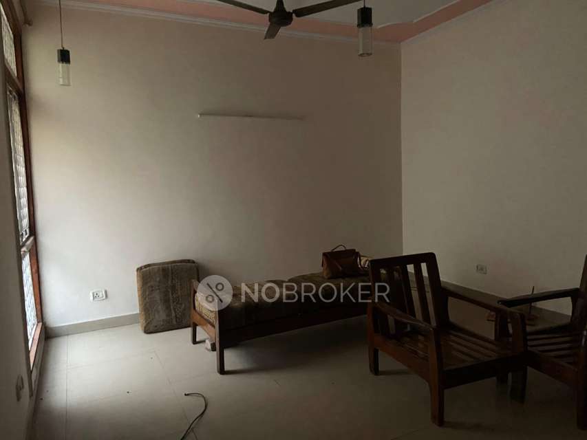 3 BHK Flat In Purvasha Apartments, Mayur Vihar for Rent  In Mayur Vihar