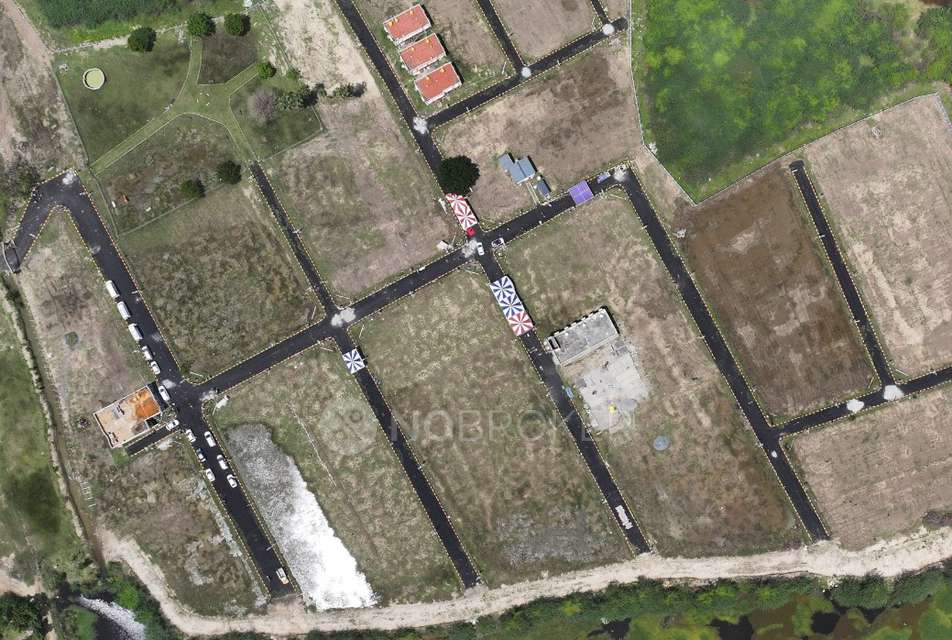 Plot For Sale  In Attipattu