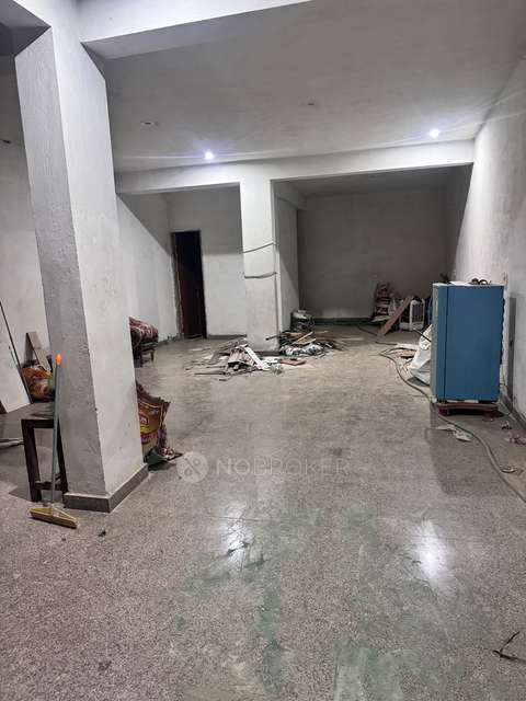 Godown/Warehouse in Sikanderpur Badha Sec 85 Near Reliance Mall, Gurgaon for Rent 