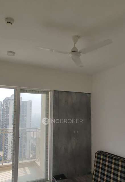 2 BHK Flat In Mahagun Mantra 2 for Rent  In 10, Sector 16b Rd