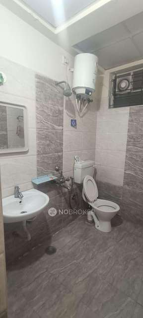 2 BHK Flat In Sri Vyshnavi Towers For Sale  In Kadugodi