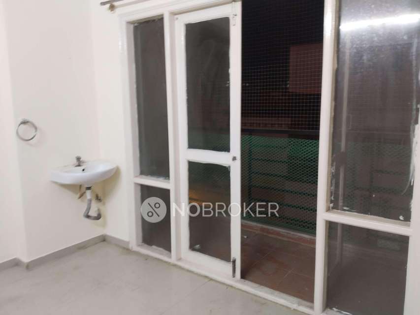 2 BHK Flat In Sri Vyshnavi Towers For Sale  In Kadugodi