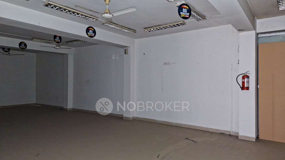 Showroom in 9th Cross Road, Bangalore for Rent 