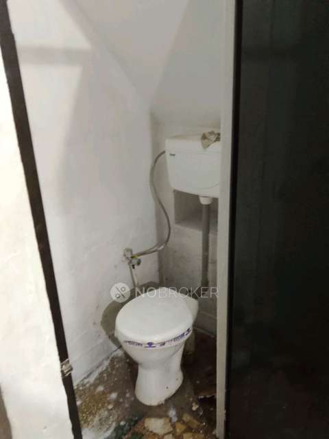 PG for Anyone in East Azad Nagar Metro Station ??