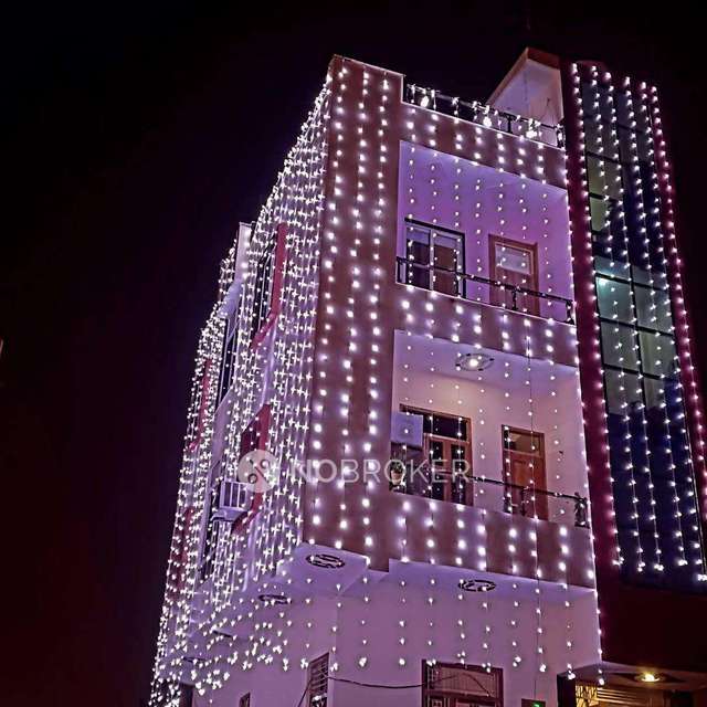 4+ BHK Flat For Sale  In Loni Dehat