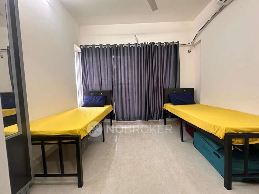 PG for Anyone in Andheri West Station Ticket Counter