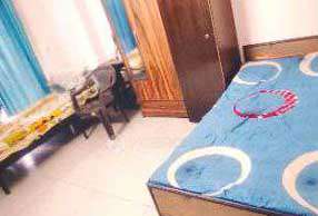 PG for Anyone in Crossings Republik