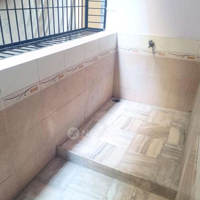 2 BHK Flat In Moosarambagh  For Sale  In Moosarambagh
