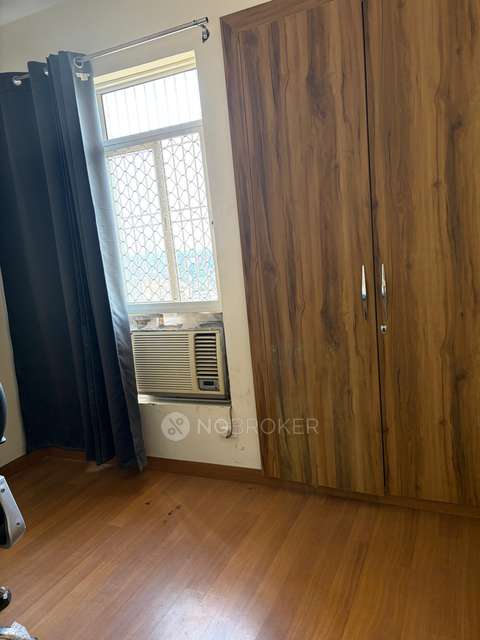 Single Room for Male In 3 BHK  In Jaypee Wish Town Klassic In Sector 134