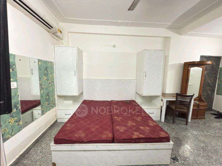 1 RK Flat In Apartment for Rent  In Dlf Phase 3