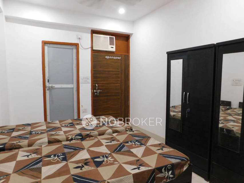 PG for Boys in Sector 104