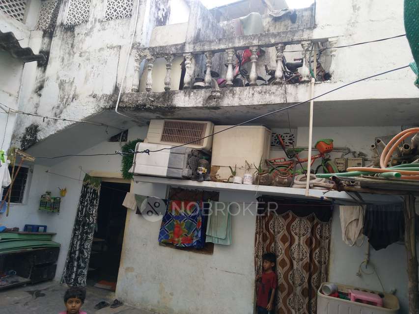 Plot For Sale  In Near Paramounts Colony In Tolichowki