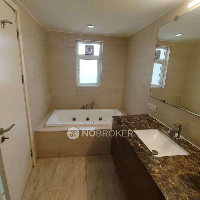 4 BHK Flat In Dlf Park Place For Sale  In Sectro 54