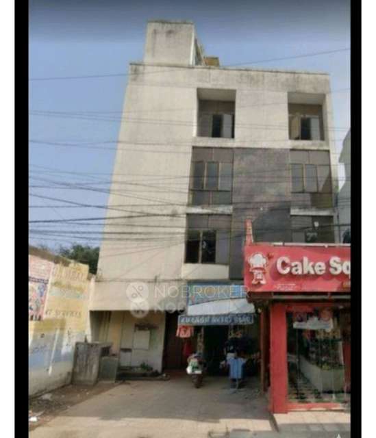 2 BHK Flat In Varalakshmi Apartment for Lease  In Mandaveli