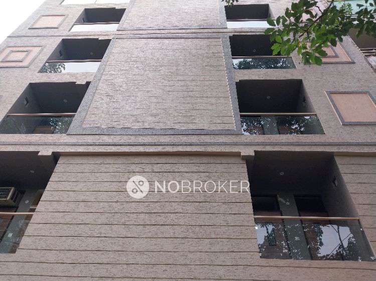 Commercial Property in Srctoe 17, Delhi for sale 