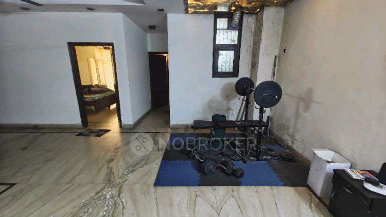 Single Room for Male In 4 BHK  In B98, Block B, Sector 72, Noida, Uttar Pradesh 201316, India
