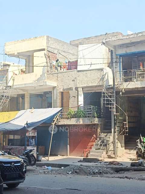 1 BHK Flat In Standalone Building  for Rent  In  Salarpur,