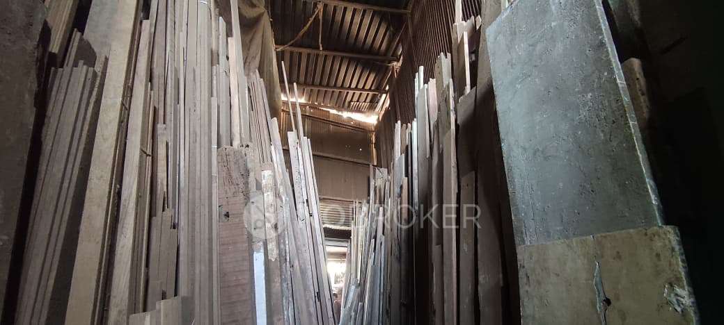 Shop in Rs Nimkar Marg, Mumbai for Rent 