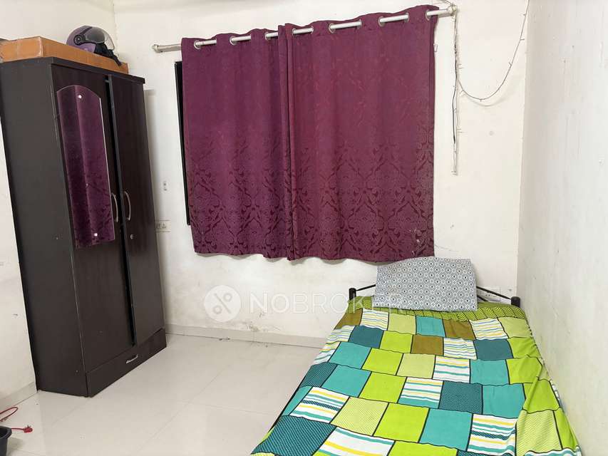 Single Room for Female In 4 BHK  In Pinnac Barate Empire In Karve Road