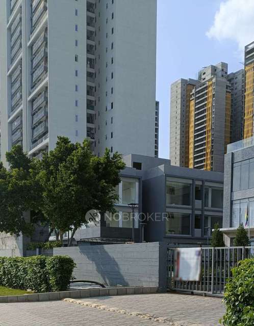 Shop in Sector 43, Noida for sale 