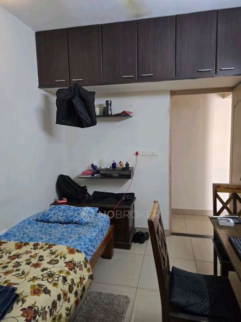 Single Room for Male In 4 BHK  In Embassy Residency In V6v4+rm4 Embassy Residency, Cheran Nagar, Perumbakkam, Chennai, Tamil Nadu 600100, India
