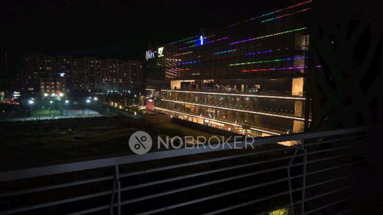 Single Room for Female In 4 BHK  In Tulip Ivory In Tulip Ivory