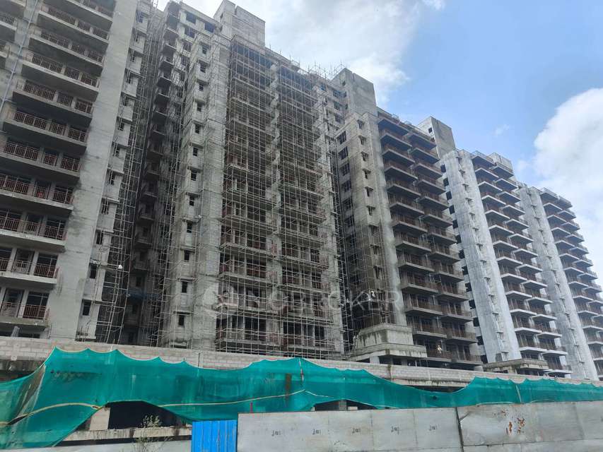 3 BHK Flat In Global Heights  For Sale  In Sector 89