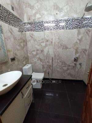4 BHK Flat In Sb For Sale  In Janakpuri