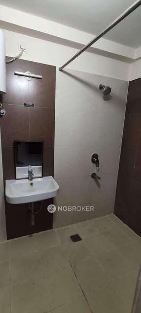 2 BHK Flat In Saroj Whitesands Apartment, Ring Road, Bangalore For Sale  In Ring Road, Bangalore