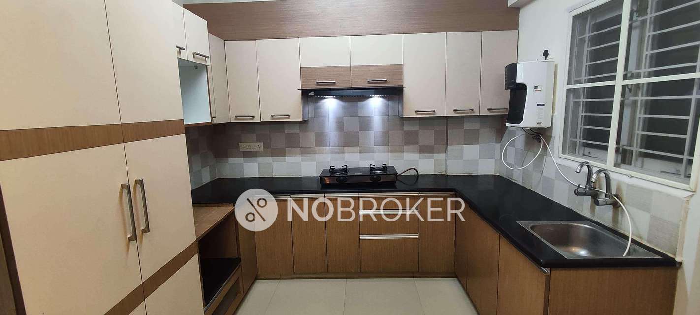 2 BHK Flat In Saroj Whitesands Apartment, Ring Road, Bangalore For Sale  In Ring Road, Bangalore