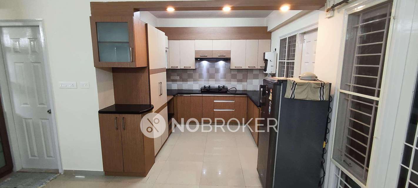 2 BHK Flat In Saroj Whitesands Apartment, Ring Road, Bangalore For Sale  In Ring Road, Bangalore