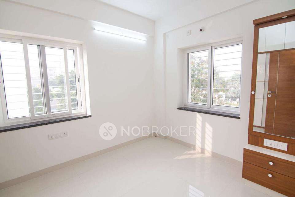 1 BHK Flat In Vaishnav Nivas for Rent  In Aecs Layout At Kudlu Gate Metro Station