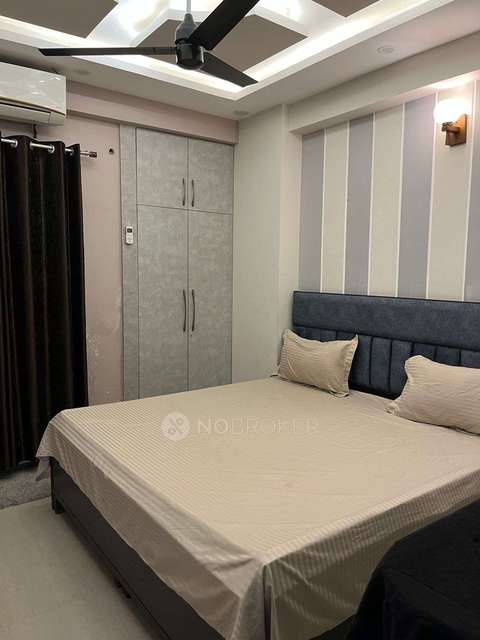 PG for Girls in Ek Murti Chowk Noida Extension