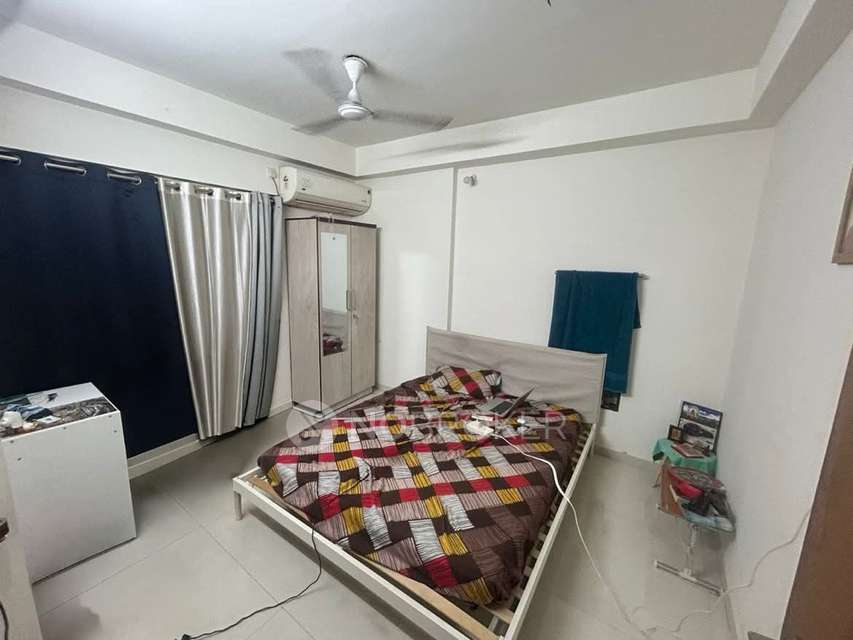 Single Room for Male In 3 BHK  In Godrej Prime, Kurla, Kurla In Kurla