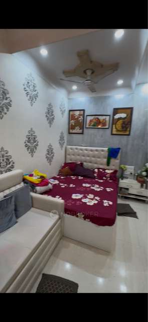 2 BHK Flat In Mandlik Nagar Chsl For Sale  In Malad West