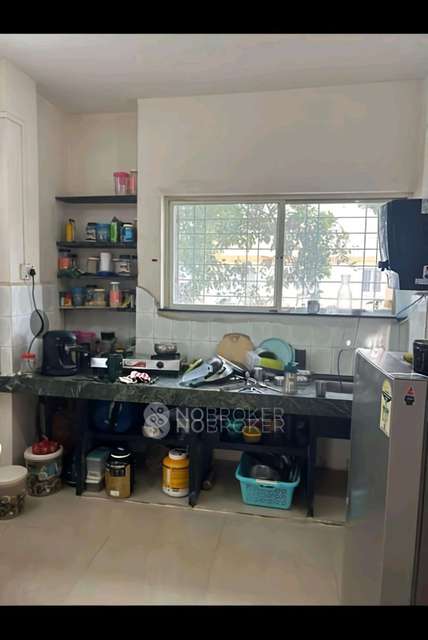 Single Room for Male In 2 BHK  In Sadafuli Park In Aundh